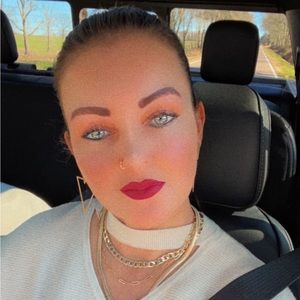 Meet your Posher, Rita